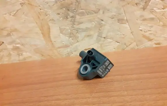 Volkswagen Touran III Airbag deployment crash/impact sensor 5Q0959659
