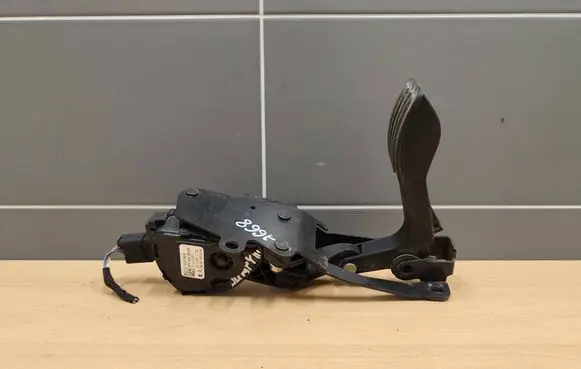 Citroen Jumpy Accelerator throttle pedal 1400838880 27122007 6PV00908308