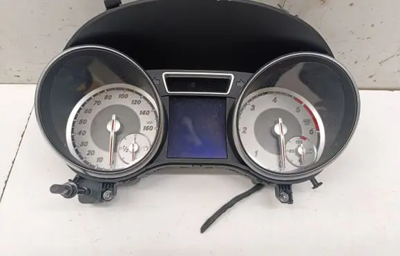 Mercedes-Benz GLA W156 Speedometer (instrument cluster) A1569002403
