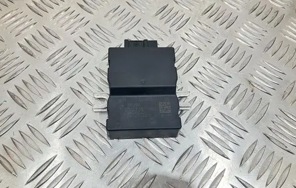 BMW 2 F22 F23 Fuel pump relay 7404880