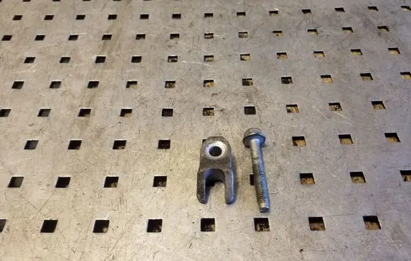 Chevrolet Captiva Fuel Injector clamp holder
