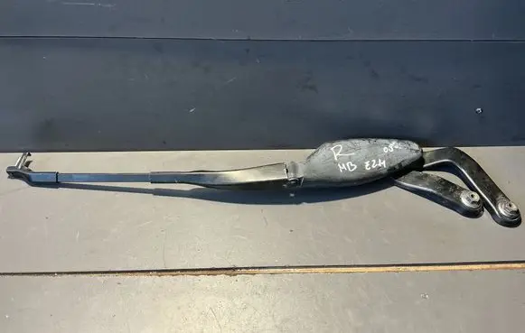 Mercedes-Benz E W211 Front wiper blade arm W211LL