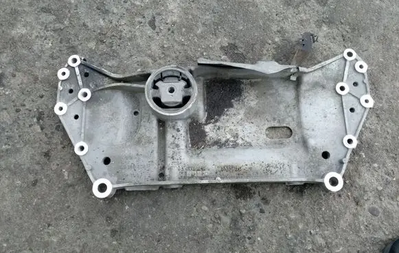 Volkswagen Golf V Front subframe 1K0199369F