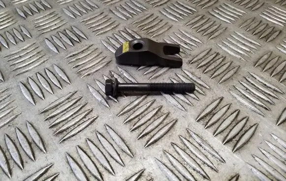 KIA Sportage Fuel Injector clamp holder