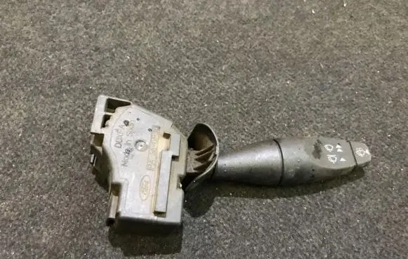 Ford Focus Wiper control stalk