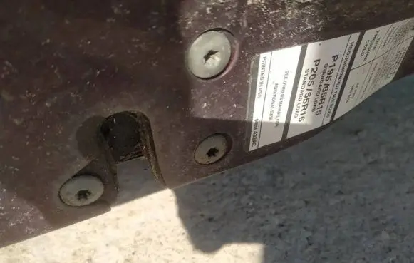 Chrysler PT Cruiser Front door lock