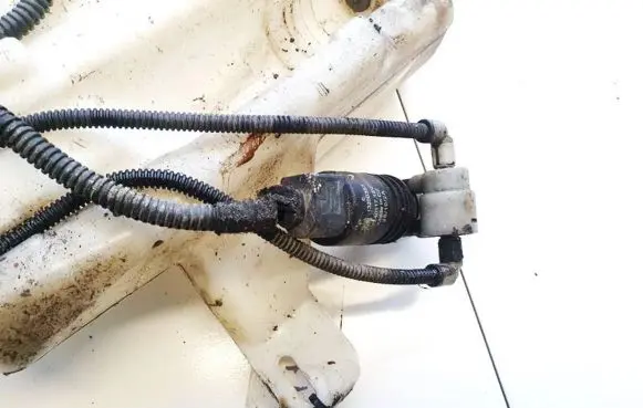 Opel Insignia A Windscreen/windshield washer pump 3240117 13250357