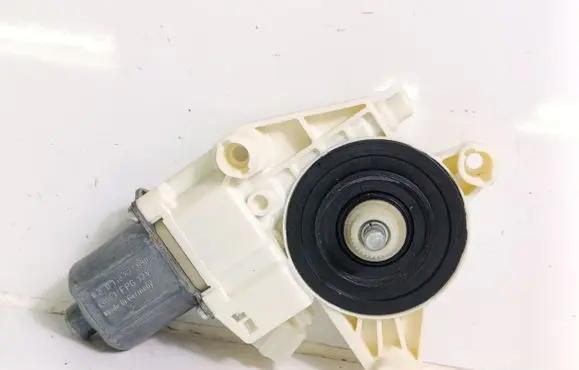 Mercedes-Benz B W246 W242 Front door window regulator motor A2469065100 0130822690