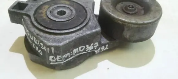 Mitsubishi Montero Generator/alternator belt tensioner 1345a078 367192