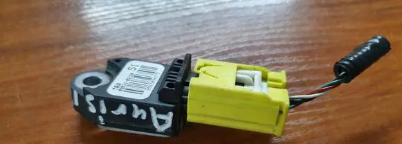 Toyota Auris E180 Airbag deployment crash/impact sensor 8983102130