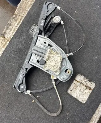 Mercedes-Benz C W203 Front door window regulator with motor 990596101 7746002818 A2118201842