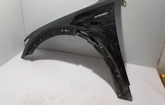 Audi e-tron Fender 4KE821021C