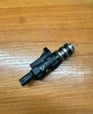 BMW 7 G11 G12 Turbo solenoid valve 7639993 11417639993