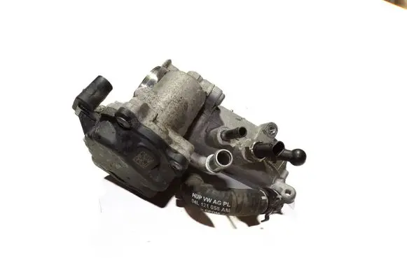 Volkswagen Jetta VI Throttle valve 04L128063AA 04L128637A