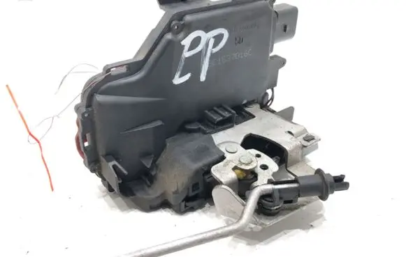 Audi A4 S4 B6 8E 8H Front door lock