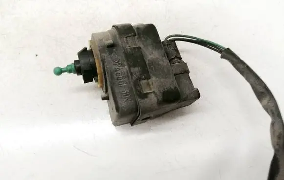 Renault Megane I Headlight level adjustment motor