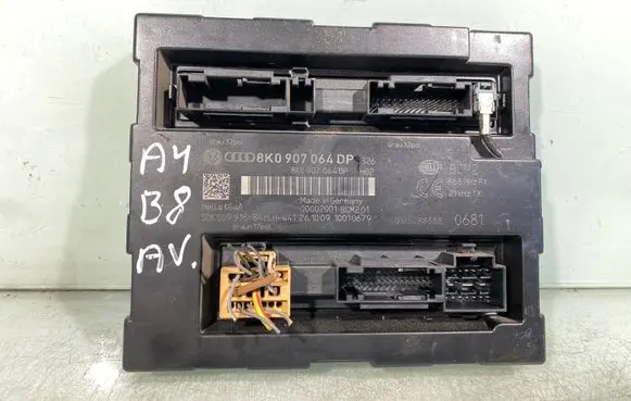 Audi A4 S4 B8 8K Comfort/convenience module 8k0907064