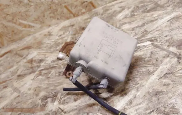 Mercedes-Benz S W220 Vacuum air tank A1708050019