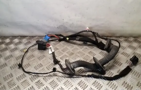 Opel Movano B Front door wiring loom 241252756R