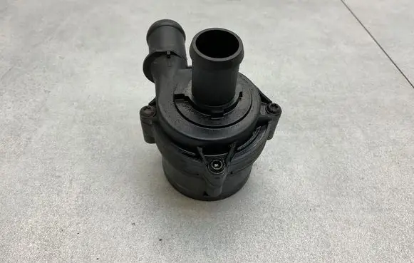 Volkswagen PASSAT B8 Electric auxiliary coolant/water pump 5Q0965567J