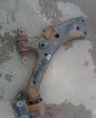 Honda CR-V Front lower control arm/wishbone