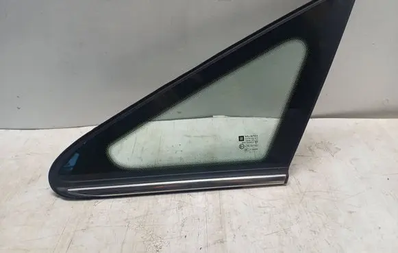 Opel Zafira B Front triangle window/glass DOT24AS2M19 E000255 43R007951