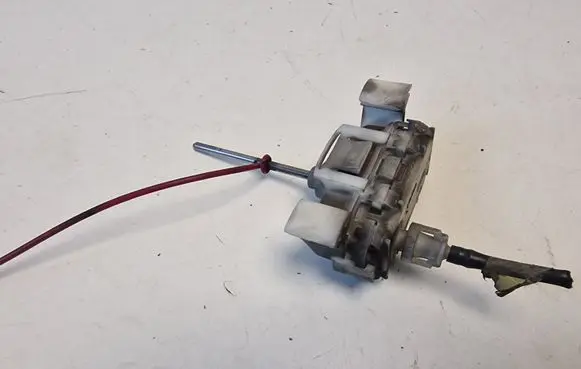 Audi A8 S8 D2 4D Central locking vacuum pump 4D0862153A