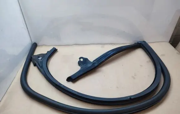 Audi A7 S7 4G Front door rubber seal