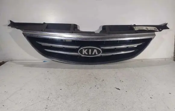 KIA Carens II Front grill