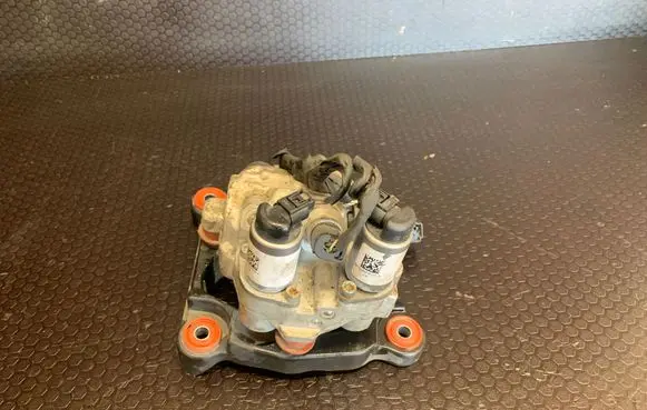 BMW 7 F01 F02 F03 F04 Convertible roof hydraulic pump 10641010