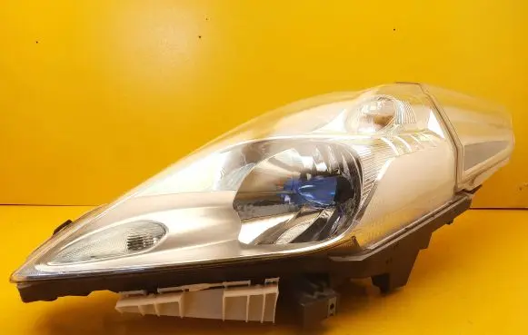 Nissan Leaf I (ZE0) Headlight/headlamp 260103NL0A