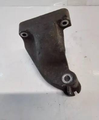 Mercedes-Benz CLS C219 Engine mounting bracket A6422230004