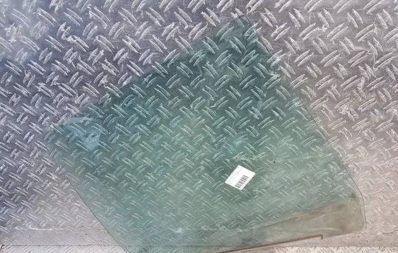 Seat Toledo I (1L) Rear door window glass