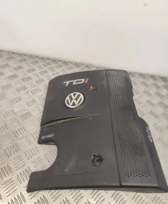 Volkswagen PASSAT B5 Engine cover (trim) 028103935