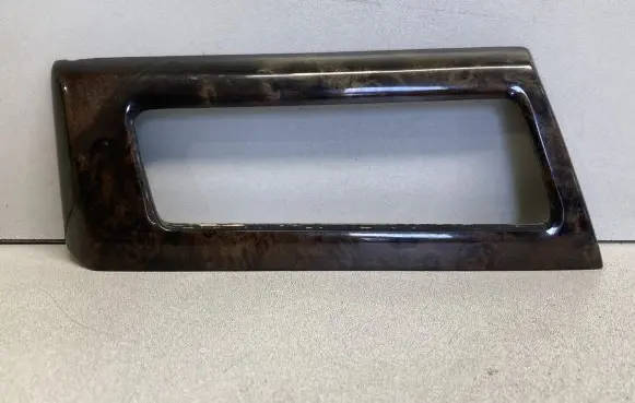 Dashboard glove box trim