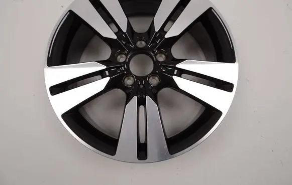 Mercedes-Benz B W246 W242 R18 alloy rim A2464010402