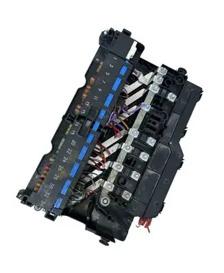 BMW 3 E46 Fuse module 8364542 02360871 MR19991118