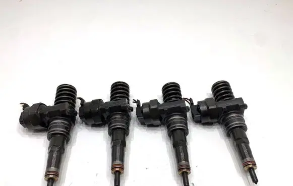 Volkswagen PASSAT B5.5 Fuel injectors set 038130073AA