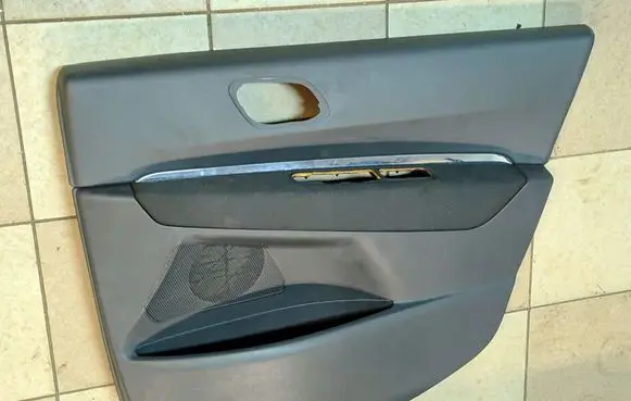 Peugeot 5008 Front door card panel trim 96830355ZE