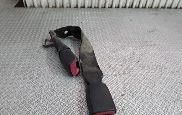 Toyota Auris 150 Rear seatbelt buckle