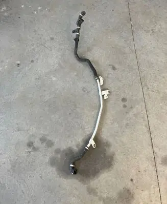 Engine coolant pipe/hose