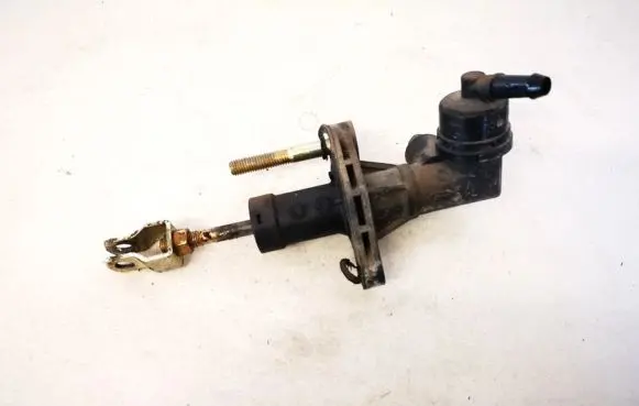 KIA Carens I Clutch master cylinder