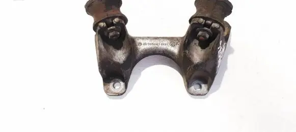 BMW 1 E81 E87 Engine mounting bracket 223267603004