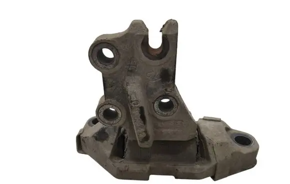 Volvo XC90 Engine mount bracket 30680591