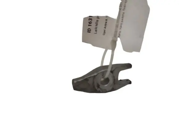 Opel Astra K Fuel Injector clamp holder