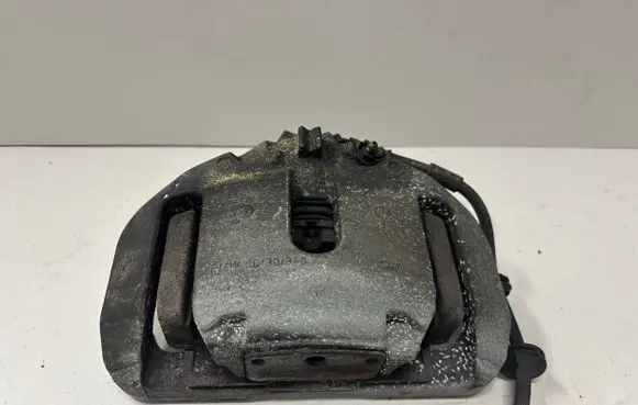 BMW 5 F10 F11 Front brake caliper 6030348