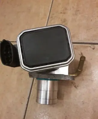 Volkswagen Golf I EGR valve TNG28 ENGITECH500021