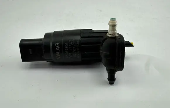Volkswagen Golf VIII Windscreen/windshield washer pump 1K6955651