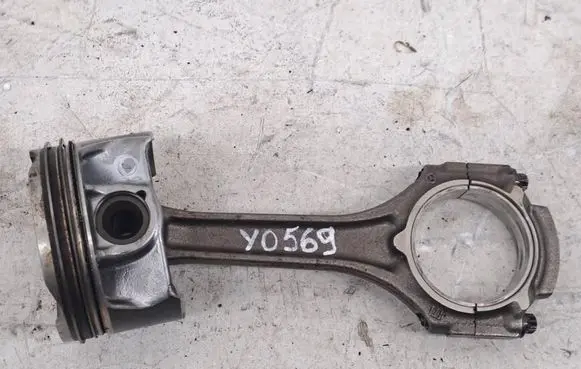 Mercedes-Benz C W205 Piston with connecting rod A1760300100