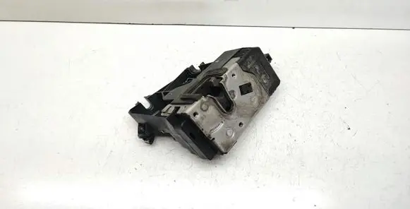 Opel Signum Front door lock 24447341